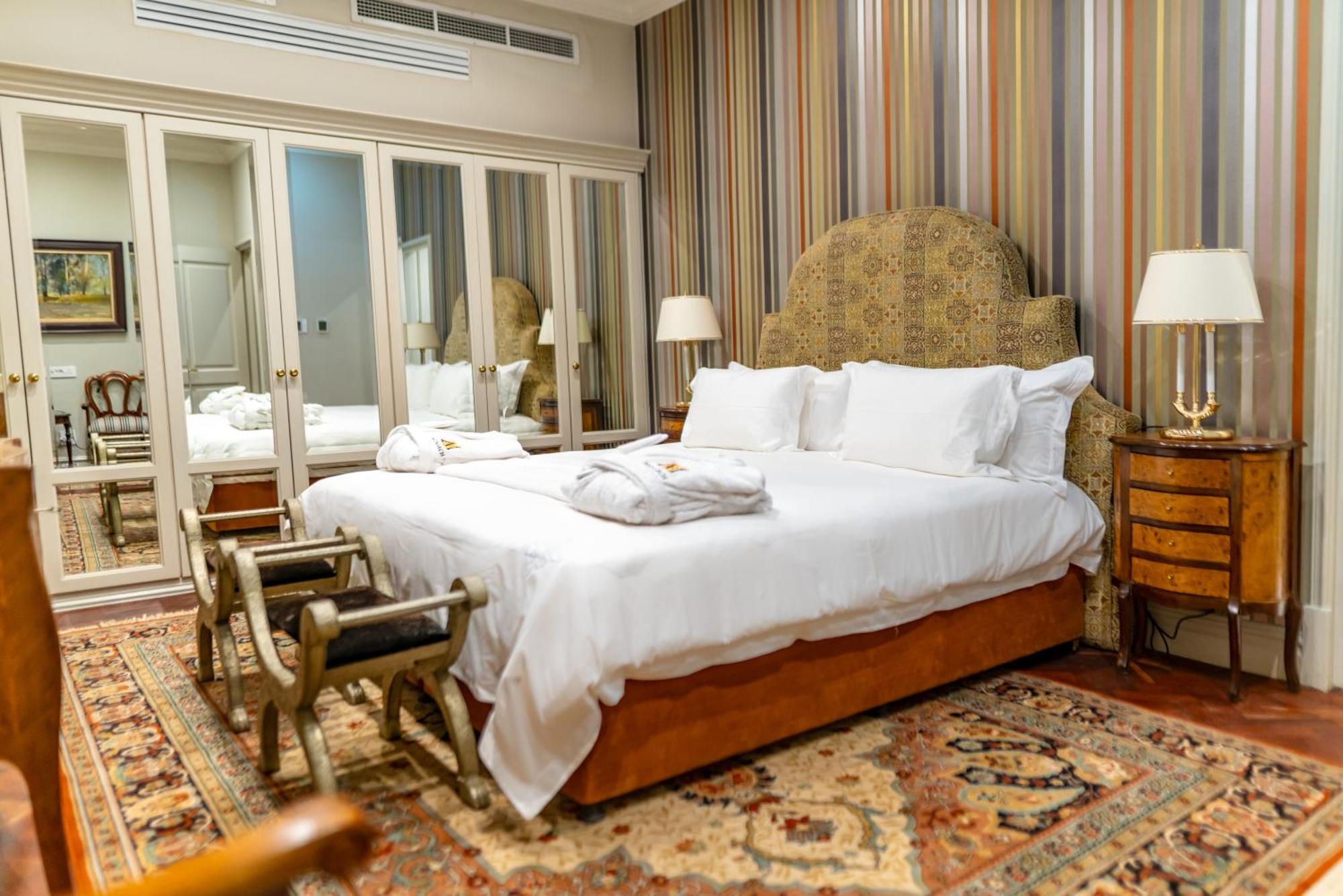 The Monarch Hotel ヨハネスブルグ エクステリア 写真