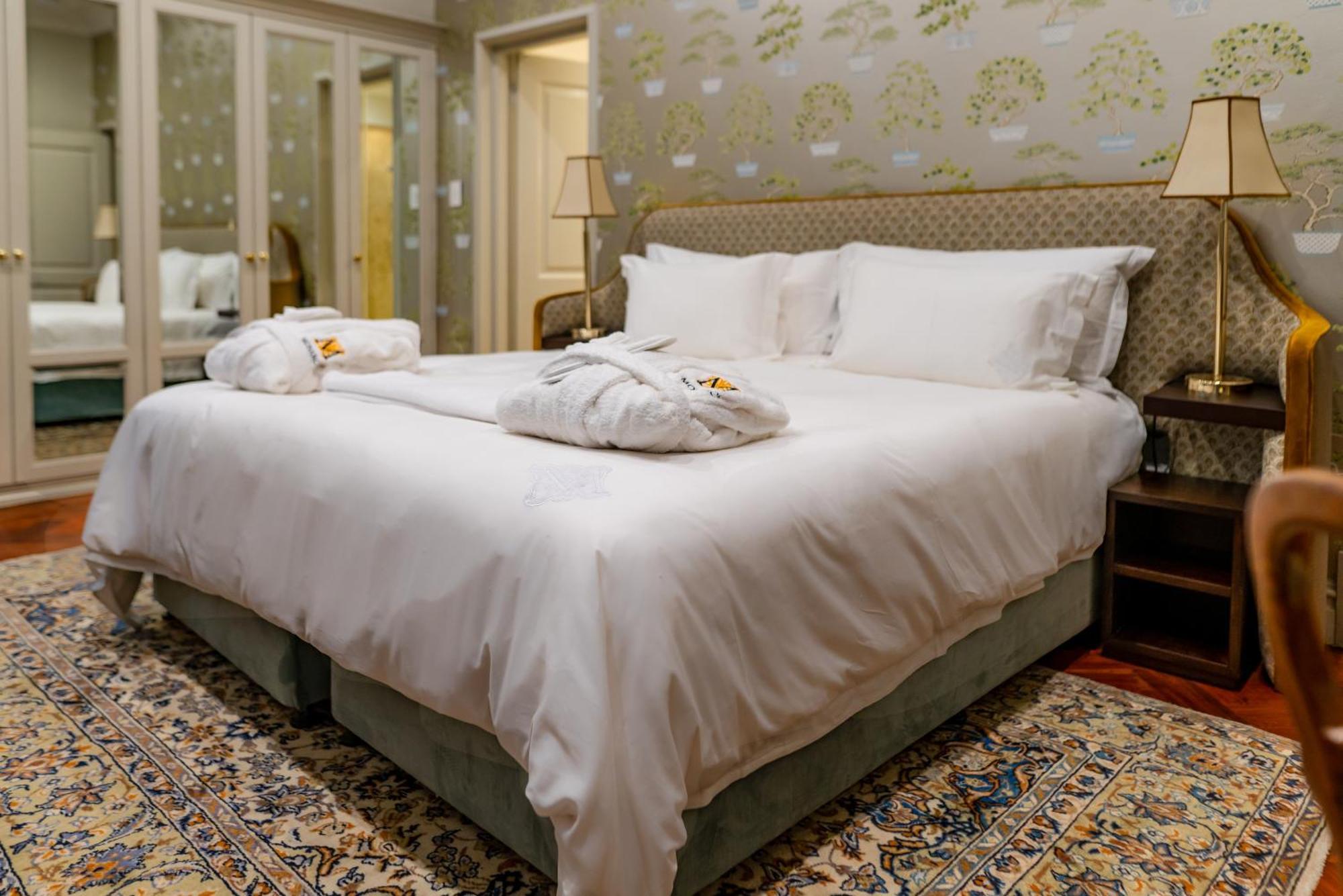 The Monarch Hotel ヨハネスブルグ エクステリア 写真