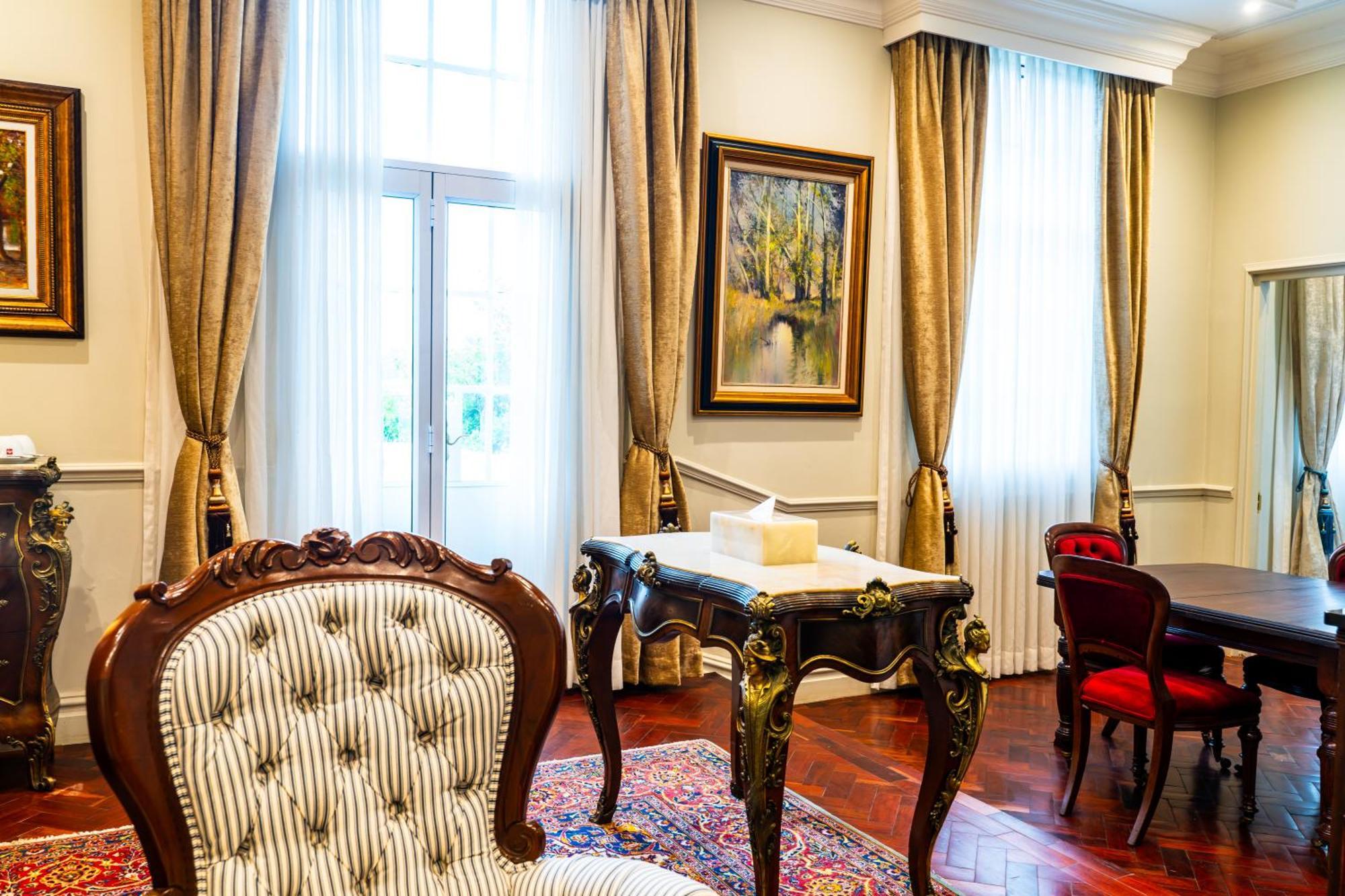 The Monarch Hotel ヨハネスブルグ エクステリア 写真